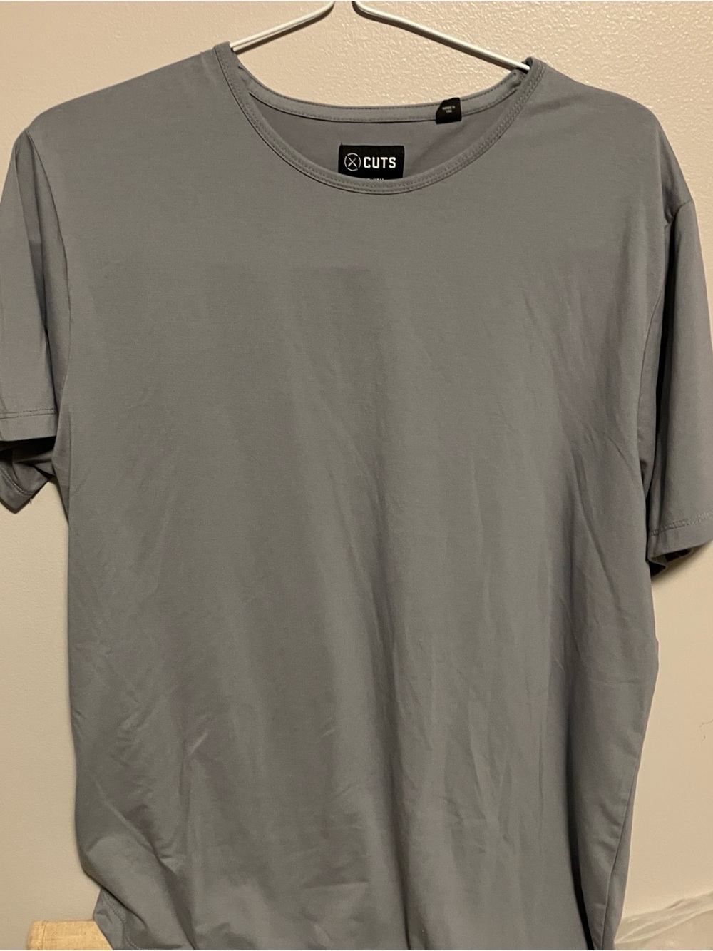 Cuts Clothing Men's Short Sleeve Crew Tee in Light Gray